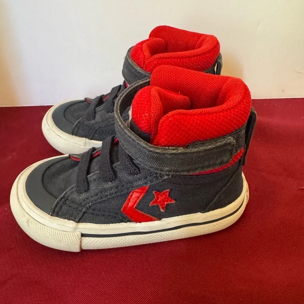 Converse Chuck Taylor Infant Size 5 EUC Super Cute! Fast Shipping